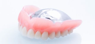 神谷歯科医院神戸元町院の入れ歯・義歯の画像