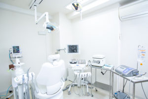 神戸三宮・元町 神谷歯科医院のインプラント手術室内の画像